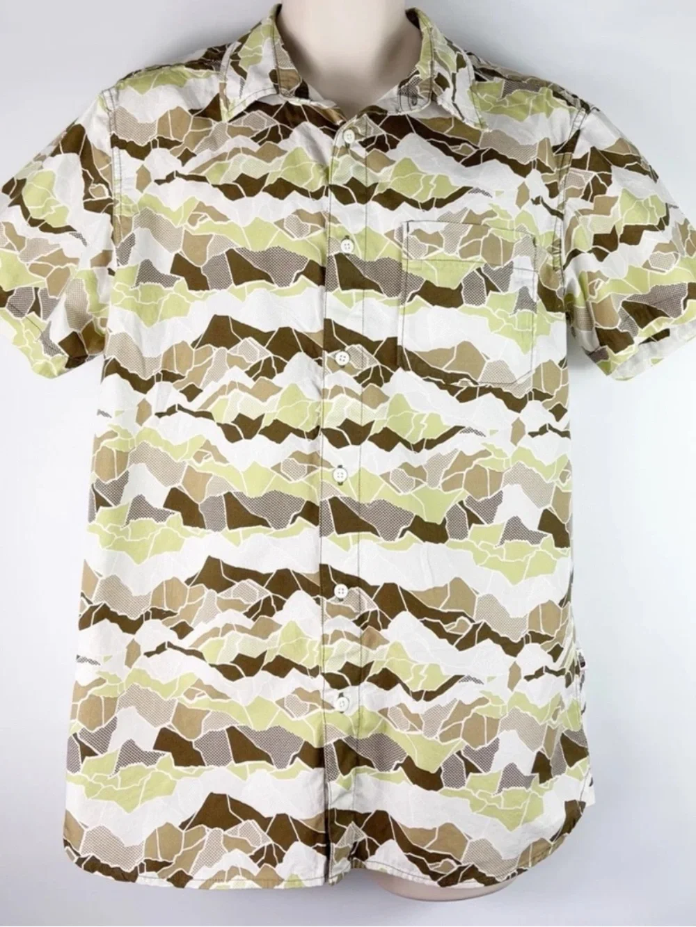 The North Face Short Sleeve Baytrail Mountain Geometric Camo Shirt Men Sz Large